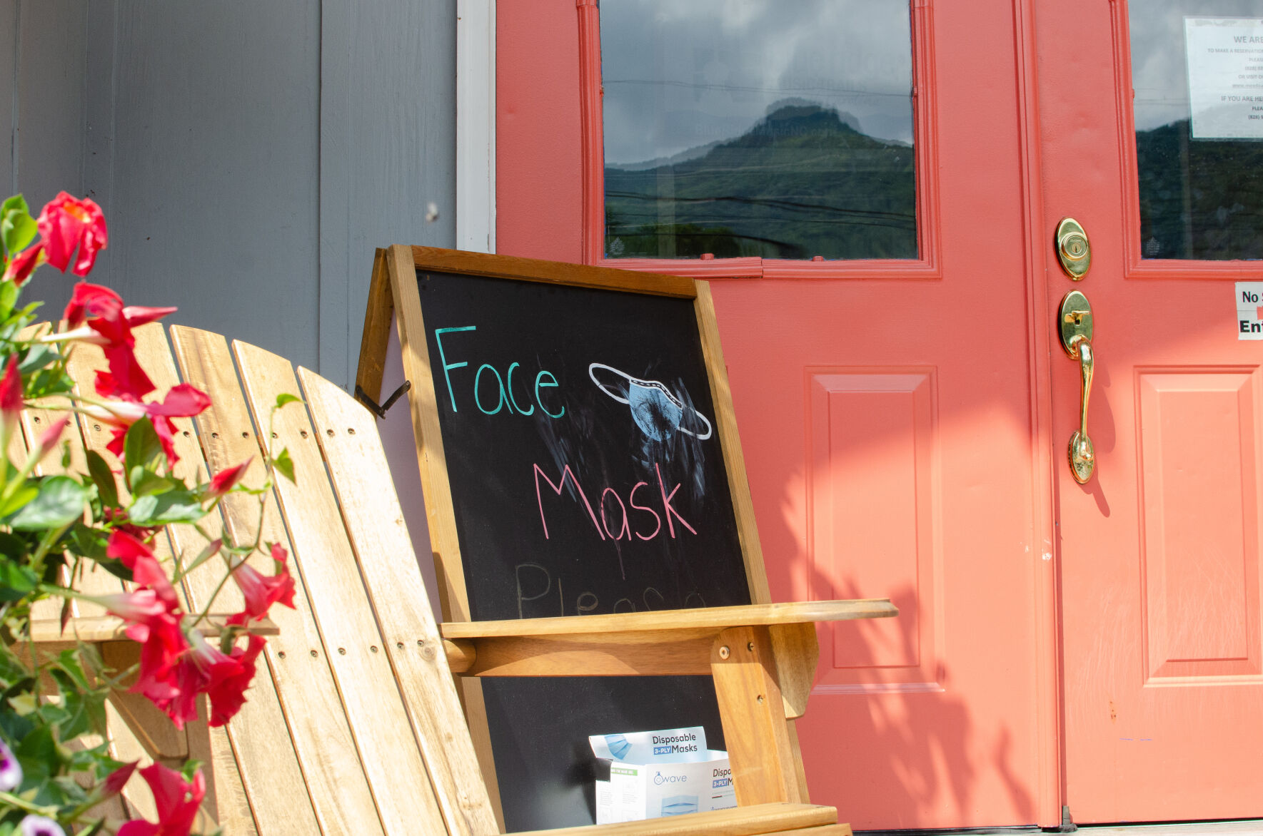 Meadowlark face mask sign.jpg